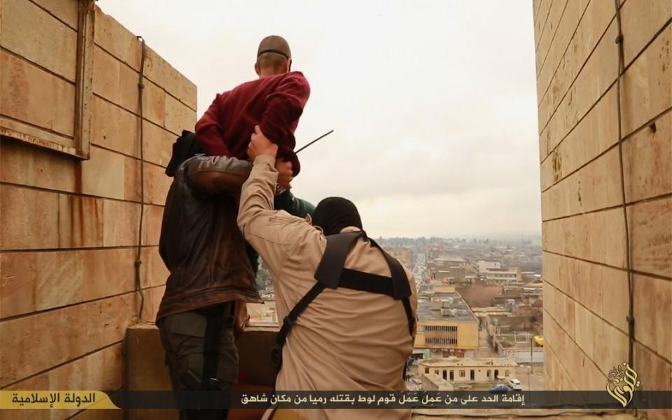 gruesome-photos-show-islamic-state-executing-gay-men-by-throwing-them-from-a-tall-building-body-image-1421526722