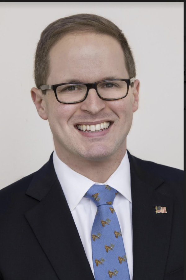 Gutless Soy Boy Arlington Town Manager Forces COPS To Take Thin Blue